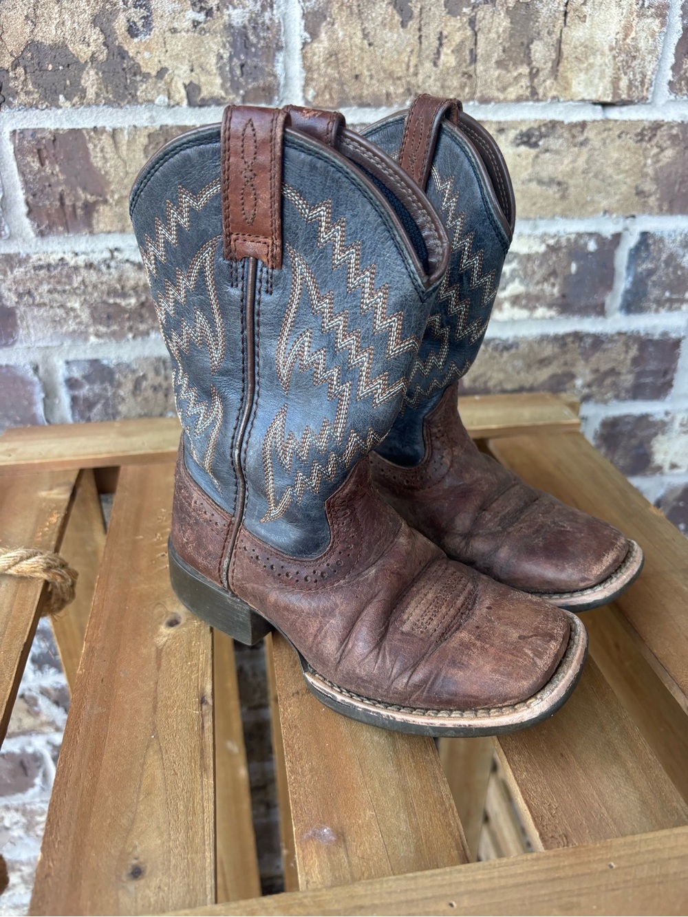 Ariat Kids Brown Leather & Blue Stitch Cowboy Boots